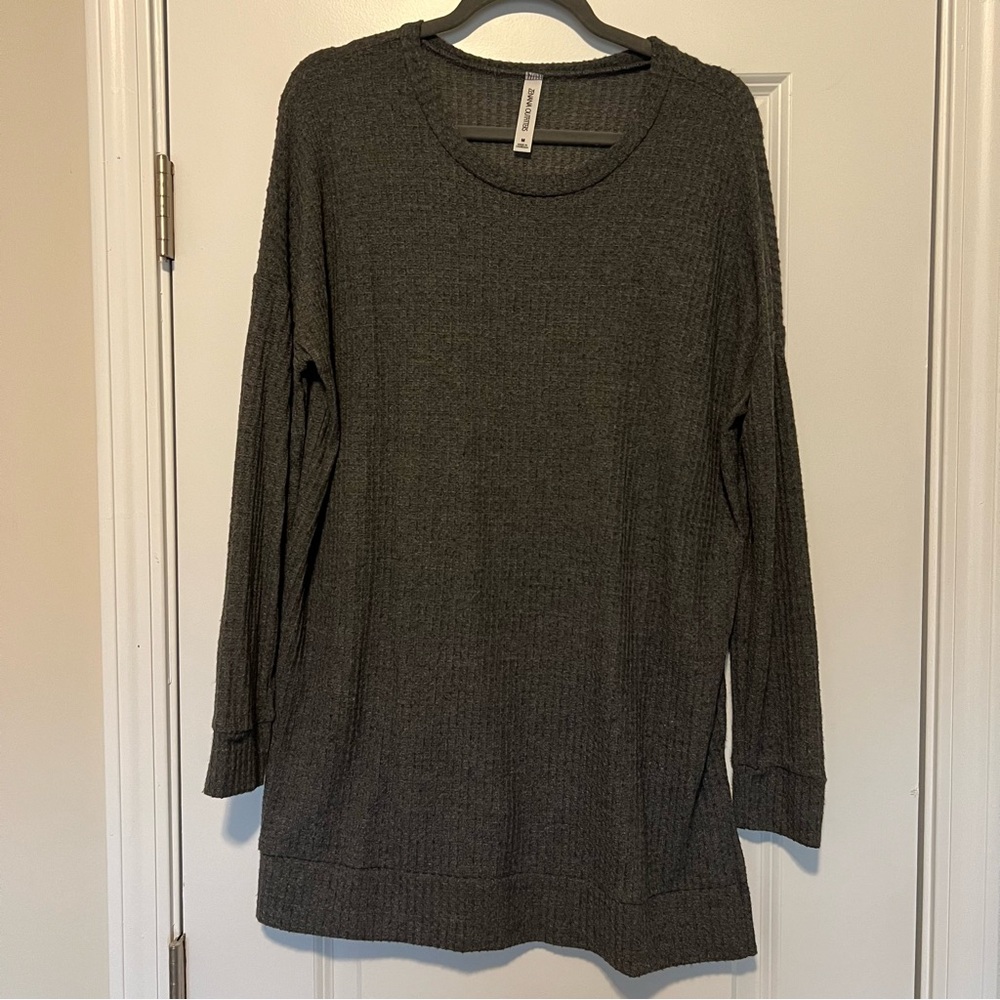 Zenana Outfitters Gray Tunic Long Sleeve Top